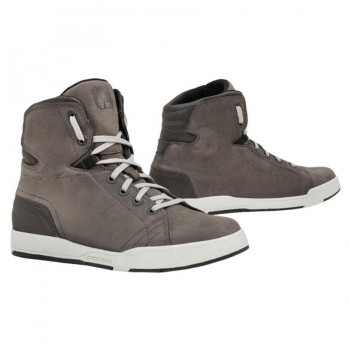 BOTAS FORMA NAKED CASUAL SWIFT DRY GRIS